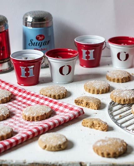 Vanilla shortcakes (Mantecados). Christmas is coming
