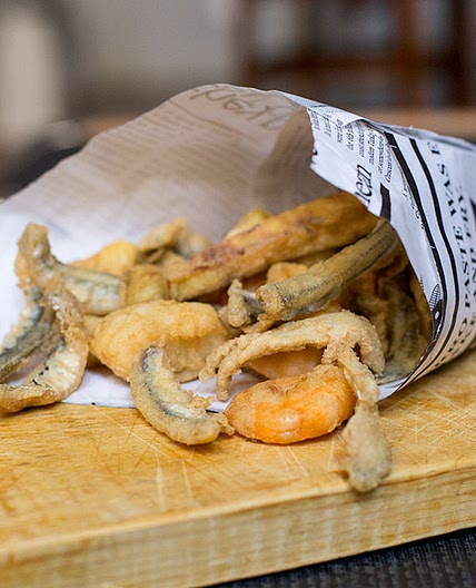Andalusian deep-fried fish (Pescaíto frito)