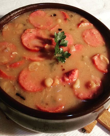 Feijão carioca com linguiça calabresa
