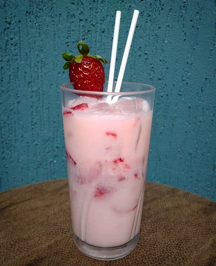 Caipifruta de morango (sem álcool)