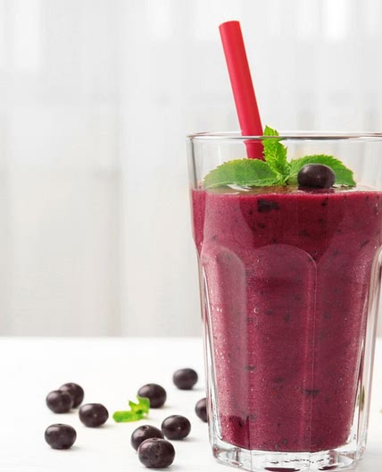 Batida de açaí com maçã e banana