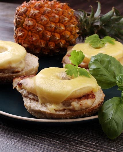 Hawai toast (pão de forma integral com abacaxi)