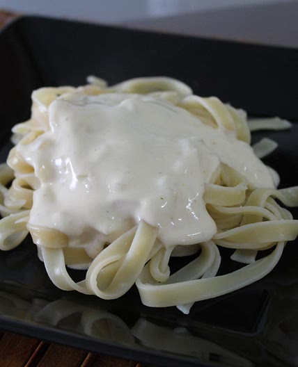Macarrão ao molho branco - simples e rápido