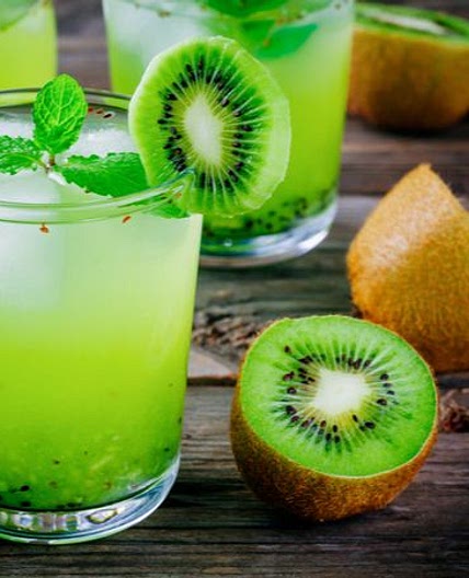 Caipirinha de Kiwi com saquê