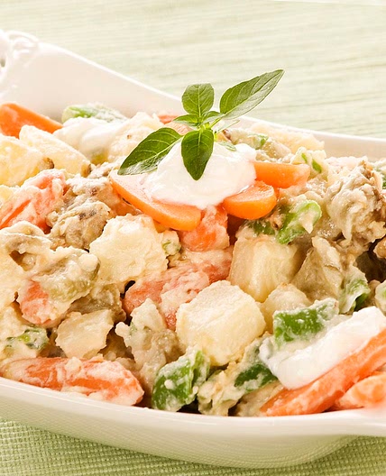 Salada de vegetais com cottage