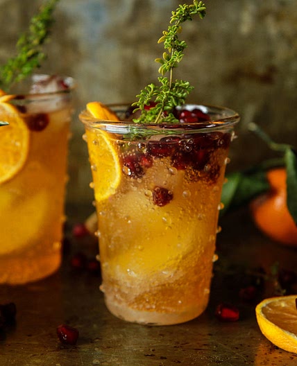 Sparkling Clementine Thyme Cocktail