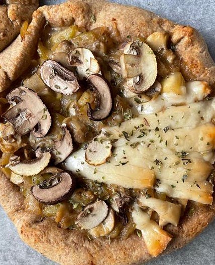 MUSHROOM AND CHEESE MINI PIZZAS 🧀🍄