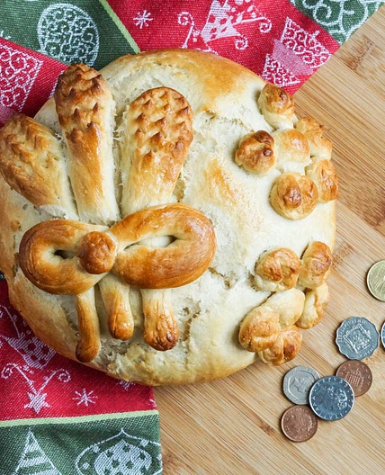 Koledna Pitka (Bulgarian Christmas Bread) - Tara's Multicultural Table