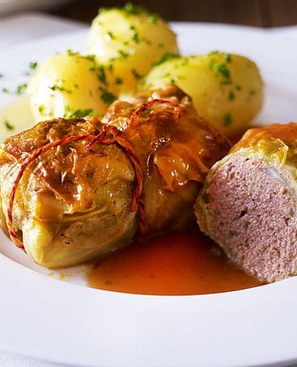 Kohlrouladen mit Hackfleischfüllung