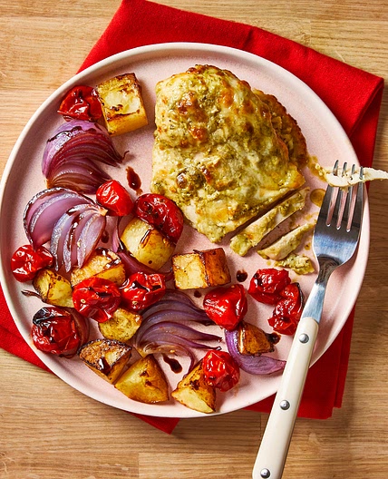 Cheesy Chicken & Pesto Caprese Bake