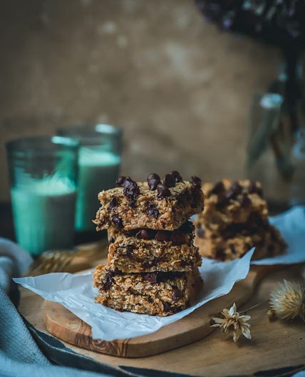 Oatmeal Chocolate Chip Peanut Butter Bars