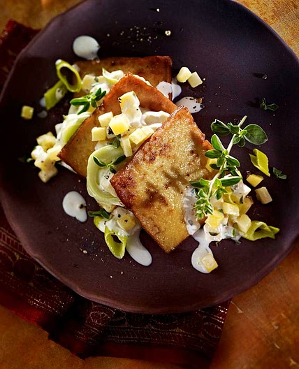 Tofu-Lasagne mit Steckrüben-Porree-Ragout und Salbei