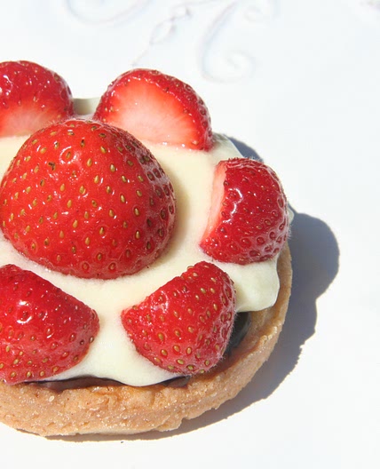 Jordbær Kage – Traditional Danish Strawberry Cake