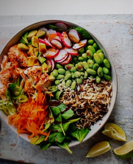 Salmon salad bowl