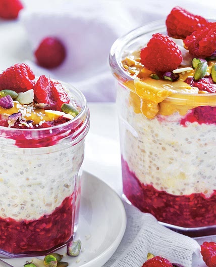 Peanut butter and raspberry overnight oats