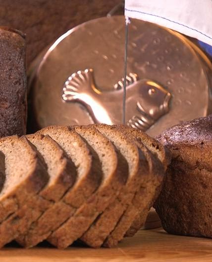 Baking Bread: Black Bread from Estonia | DW | 05.07.2019