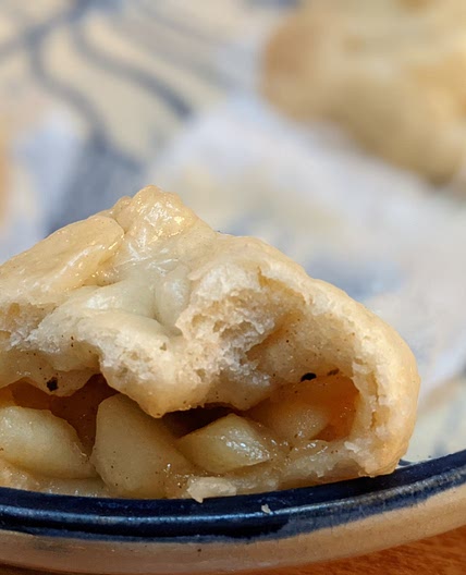 Apple Pie Steamed Buns