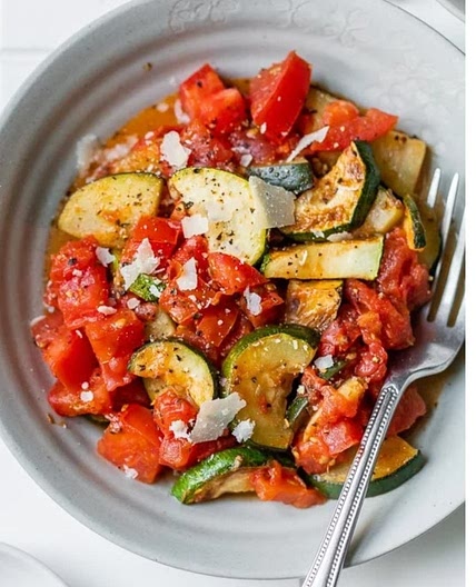 Zuchini and tomatoes (2points)