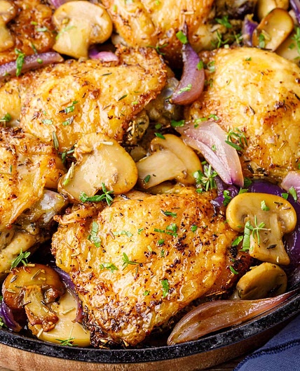 Keto Garlic Chicken Skillet with Red Onions and Mushrooms