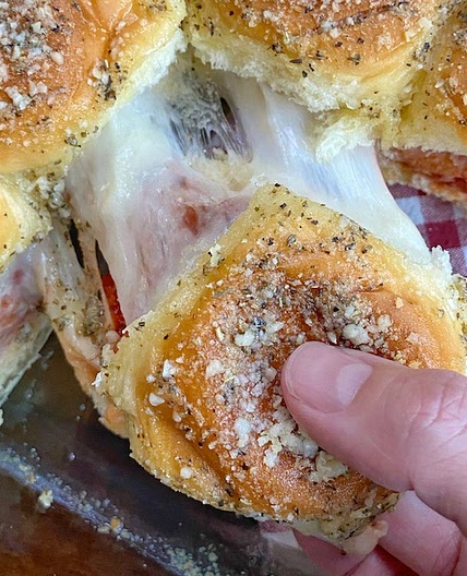 Easy Chicken Parmesan Sliders (Made with Hawaiian Rolls)