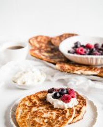 Crispy egg-free low-carb almond pancakes