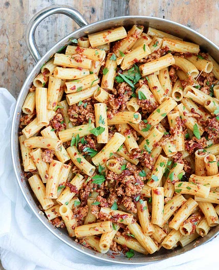 Pasta with Chicken Sun Dried Tomatoes and Garlic