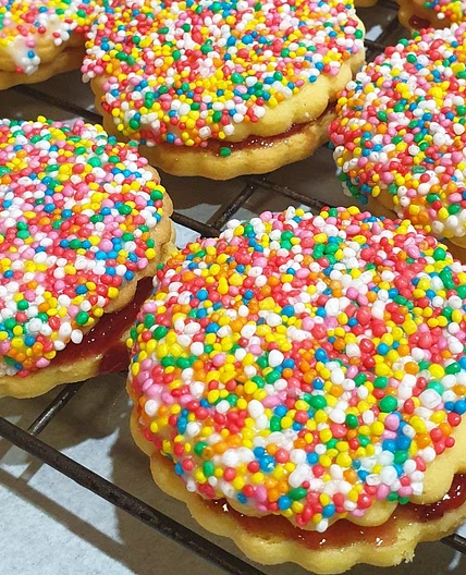 Kiss Biscuits