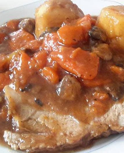 Filetto di maiale al curry con carote e funghi