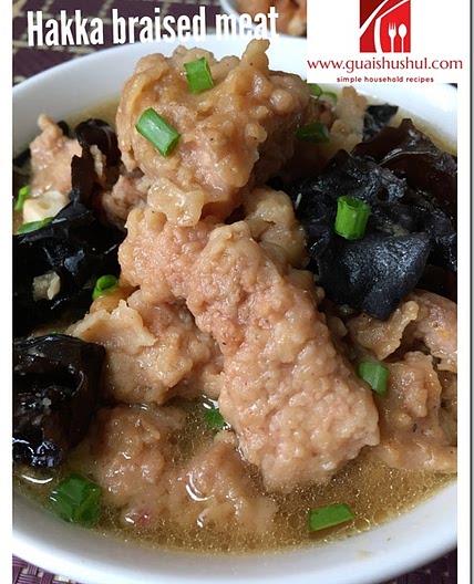 Hakka Nam Yu Fried Meat With Black Fungus (客家南乳炸肉 焖木耳） - Guai Shu Shu