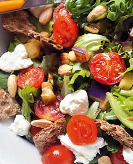 Insalatona con pollo