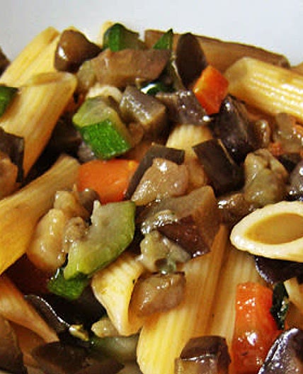 Pasta con sugo alle verdure