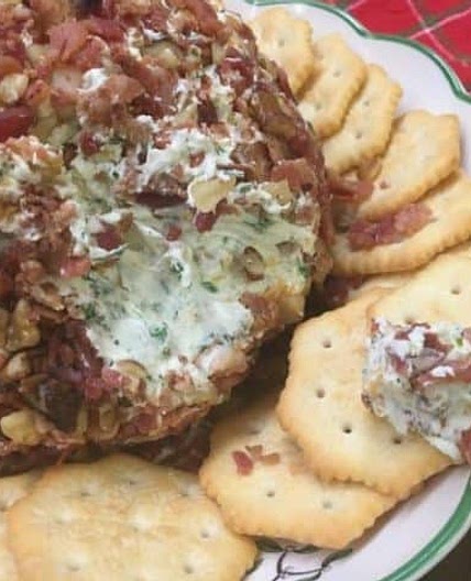 Easy Holiday Bacon Ranch and Walnut Cheese ball