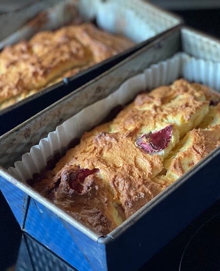 Strawberry-Ricotta Cake