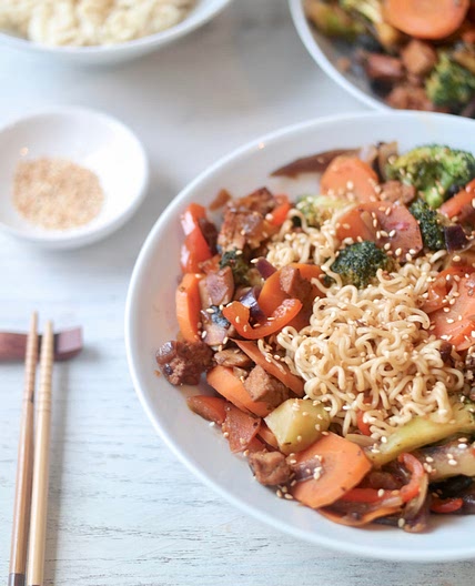 Spicy Garlic Wok Noodles with Stir-fried Veg & Tofu