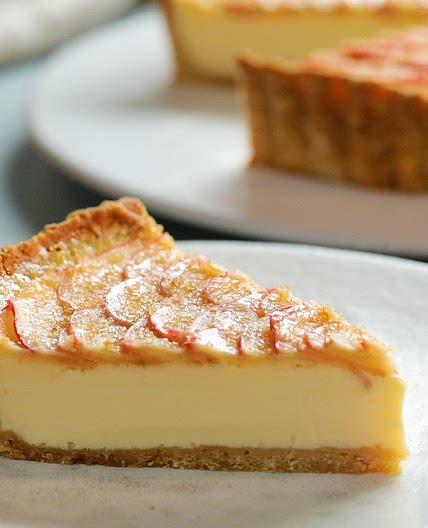 Apple Crumble and Custard Tart