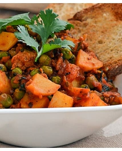 Ground Turkey, Potatoes & Peas with Crusty Bread