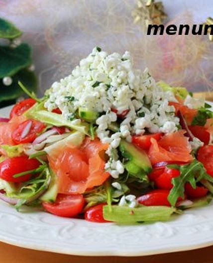Рецепт салата с красной рыбой и овощами