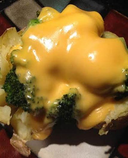 BROCCOLI STUFFED BAKED POTATO