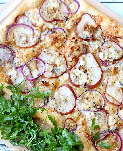 Puff pastry with Pears Gorgonzola and Walnuts