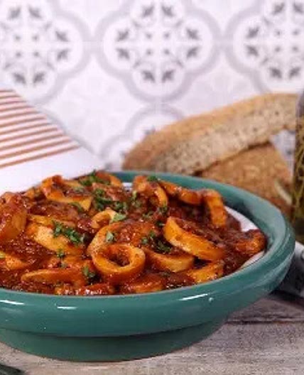 712- Calamari Tagine / طاجين الكالاماري - Cooking with Alia
