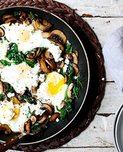 Breakfast Skillet with Spinach, Mushrooms and Goat Cheese
