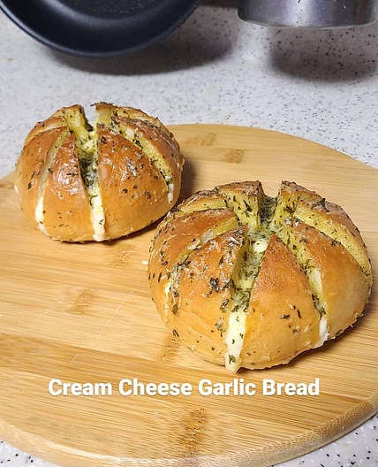 Cream Cheese Garlic Bread