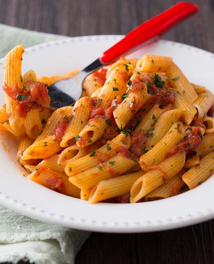 Penne arrabbiata (Spicy penne pasta)