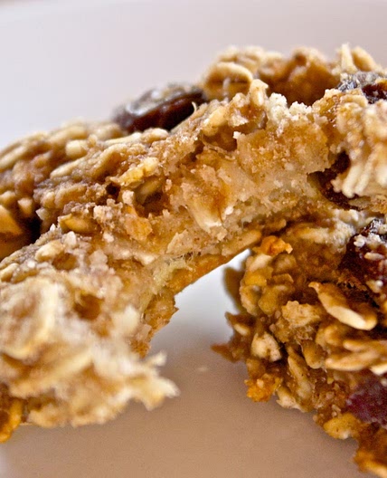 Super Simple Banana Oat Cookies. Vegan, Oil-free and Sugar-free!