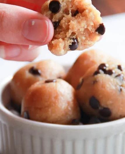 Healthy Cookie Dough Truffles
