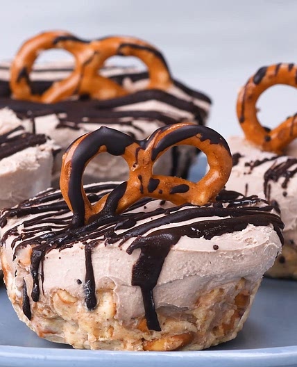 Peanut Butter Pretzel Cheesecake Tart