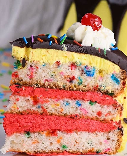 You’ll Go Bananas for Our Chocolate Covered Banana Split Cake