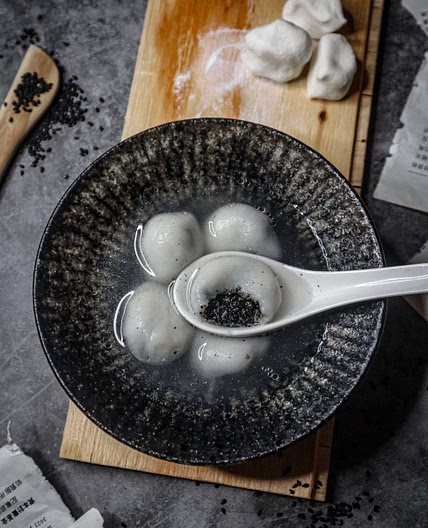 Vegan Black Sesame Tang Yuan (湯圓)