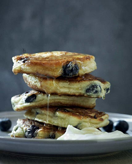 BLUEBERRY AND RICOTTA PANCAKES WITH YOGHURT AND HONEY