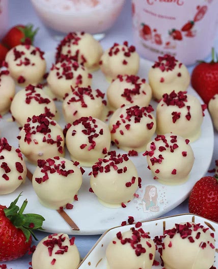Baileys Strawberry Truffles!